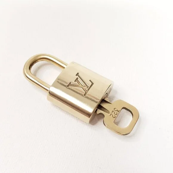 100% Authentic Louis Vuitton Authentic Gold Padlock Shiny Excellent 112825 - Picture 10 of 10